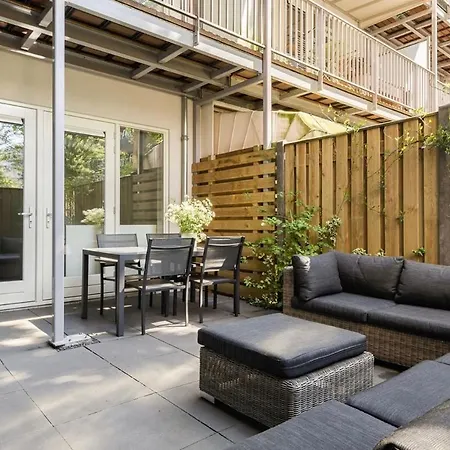 Apartment 2 Bedroom With Garden